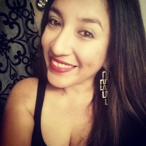 Meet your Posher, Dinorah - Picture 1 of 1